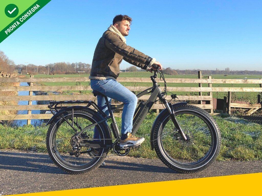 Nief Colosseo Ebike - Bicicletta elettrica 250W 48W - Ciclista 180cm su Colosseo Magis